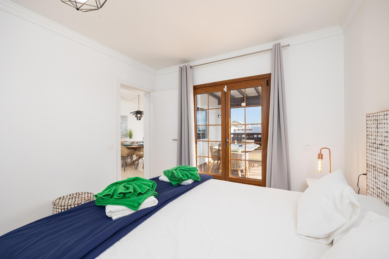 Others 4, Villa Saona, Las Palmas