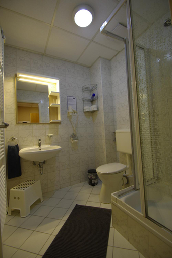 Bathroom 4, Hotel Vadaszkurt Superior, Székesfehérvár