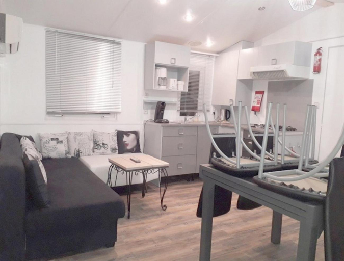 2, Mobile Home Service Hotelier, Var