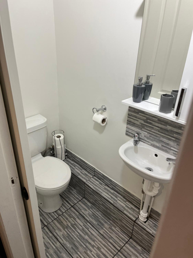 Bathroom 2, roosevelt lodge, Lincolnshire