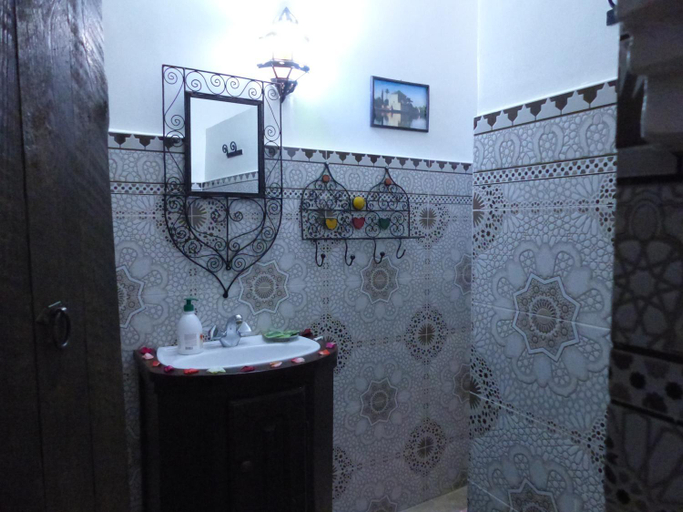 Bathroom 3, Riad Jakoura, Marrakech