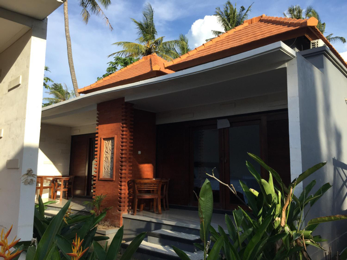 Exterior 4