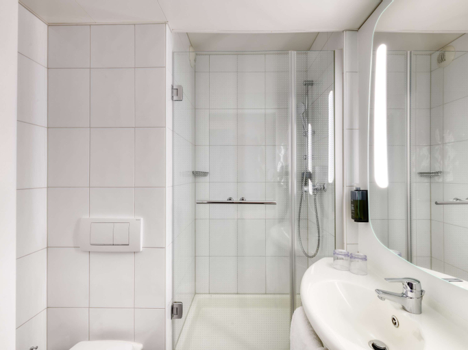 Bathroom 9