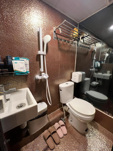 Bathroom 4