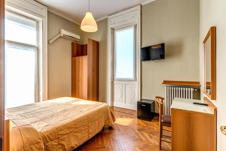 Bedroom 3, Hotel Apollo, Milano