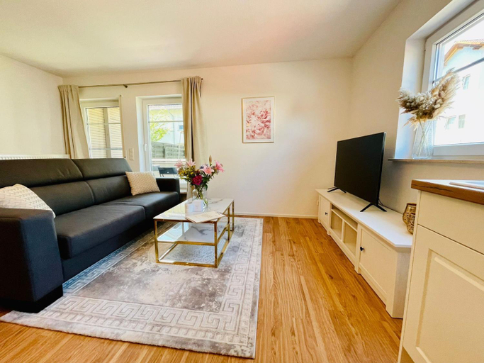 4, Ferien-Apartment Miami Vice mit Privatstrand, Bodenseekreis