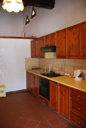 Others 3, Xenis House