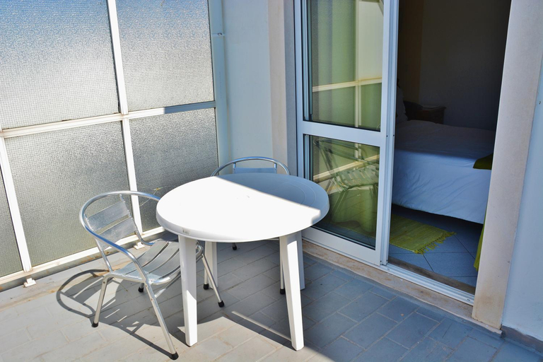 Others 3, Residencial A Doca, Faro