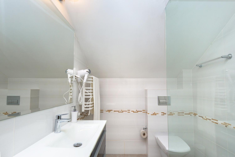 Bathroom 4, Hotel Vela, Tczew