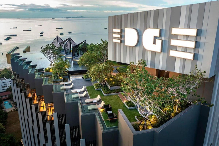 Edge Central Pattaya Branded Beach Suite, Pattaya