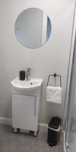 Bathroom 4, Free Derry Apartments, Derry and Strabane