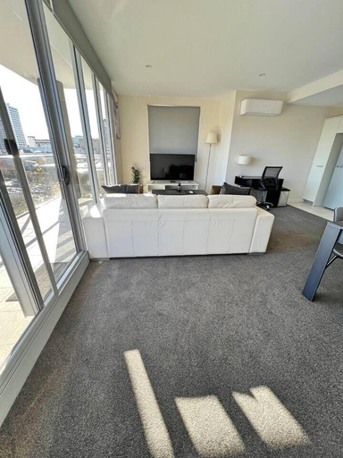 Others 5, Spacious & High in the Skyplaza - 1bd 1bth Apt, Canberra