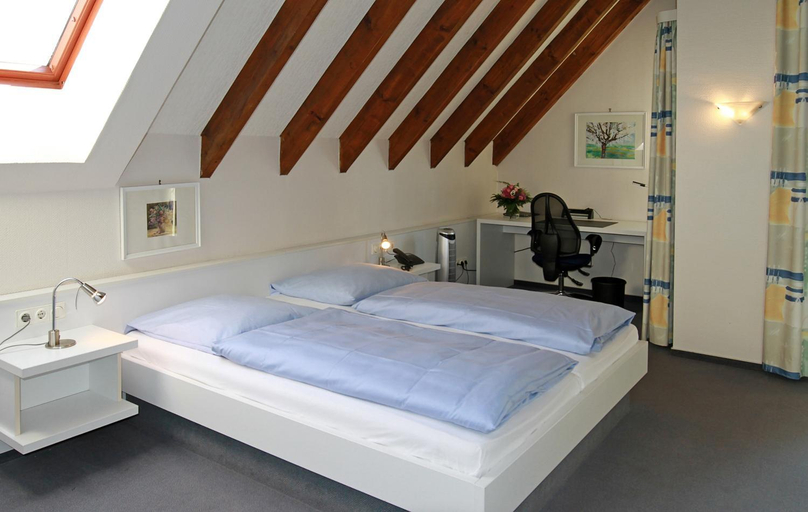 Bedroom 2, Hotel am Park, Wesel