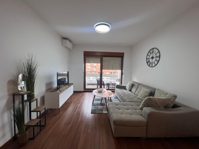 Others 5, White Homes 1BR/APT•Master Quart
