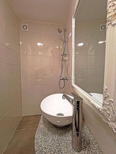Bathroom 3, Ribiska hisa - Old Piran Fisherman's House, Piran