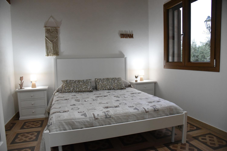 Others 2, B&B MadaM, Taranto