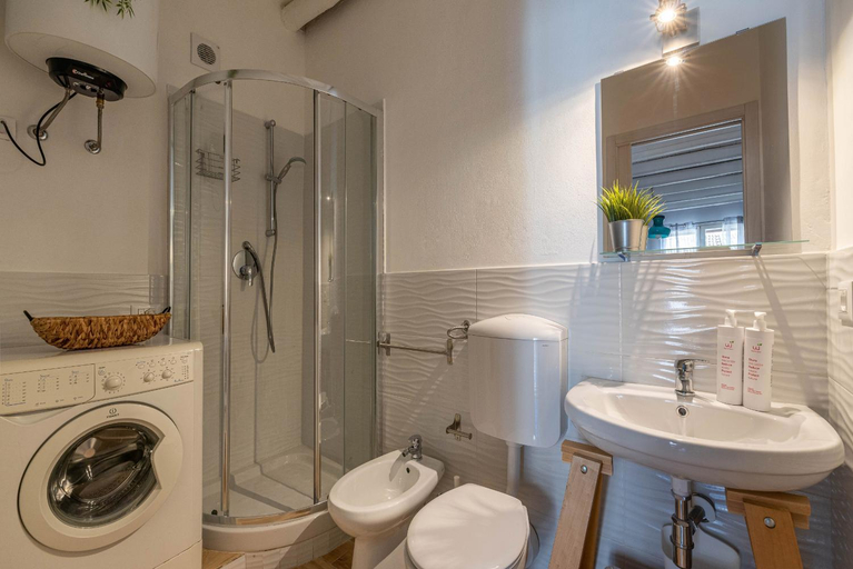 Bathroom 2, S. Onofrio Apartments by Wonderful Italy, Palermo