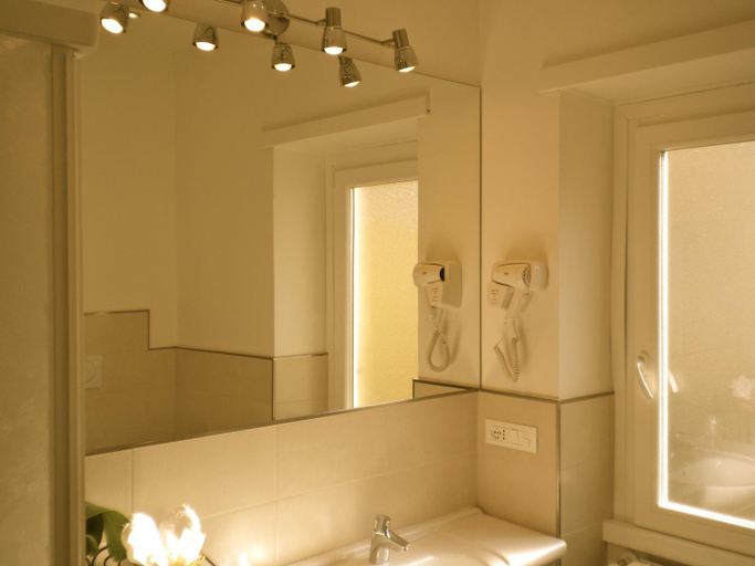 Bathroom 3, Alba Romana, Rome