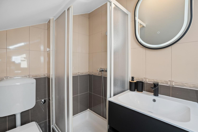 Bathroom 1, Villa Lux, Baška Voda