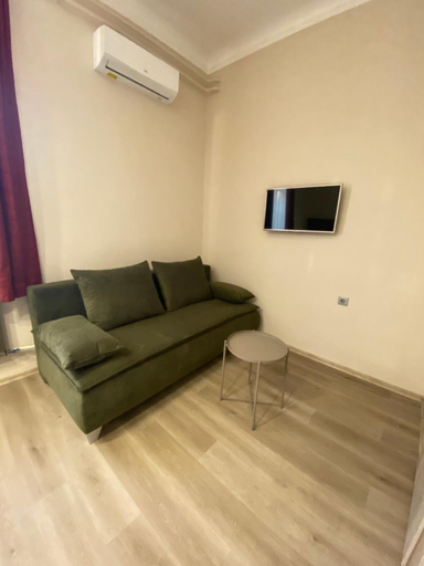 Others 5, Peto Apartman, Győr