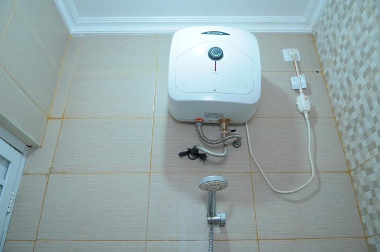 Bathroom 13