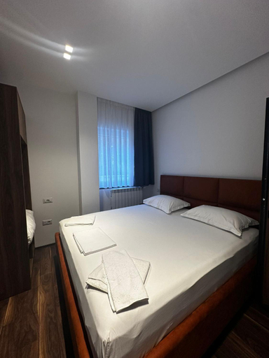 Bedroom 3, 4 Stinet, Tropojës