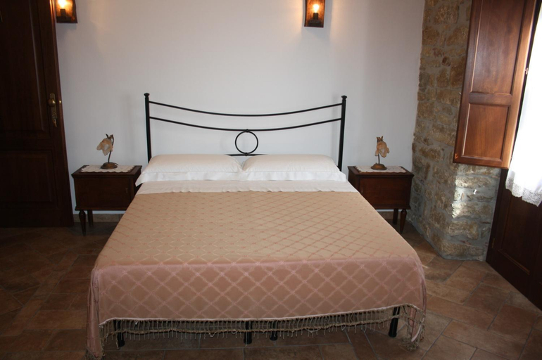 Others 4, B&b Villa Argimusco, Messina