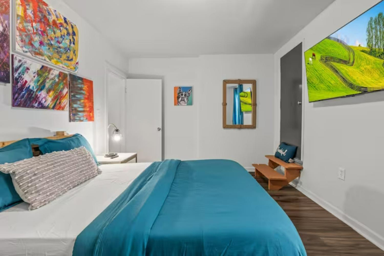 Bedroom 2, Urban Chic Apartments Near Center City, Philadelphia