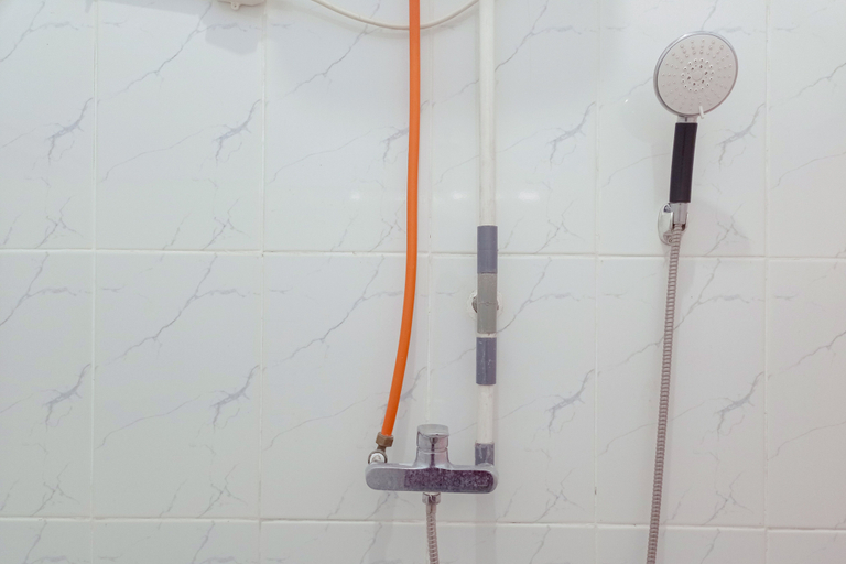 Bathroom 3, Urbanview Hotel @ Guest House Bukit Sion Bengkulu, Bengkulu