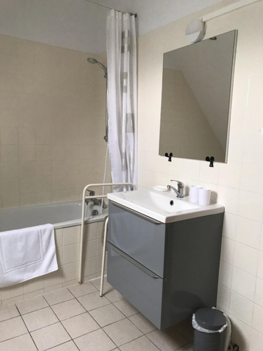 Bathroom 4, La Balastière, Indre-et-Loire