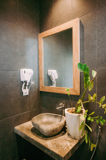 Bathroom 8