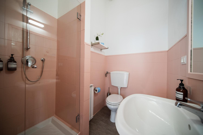Bathroom 3, Le Casine Firenze, Florence