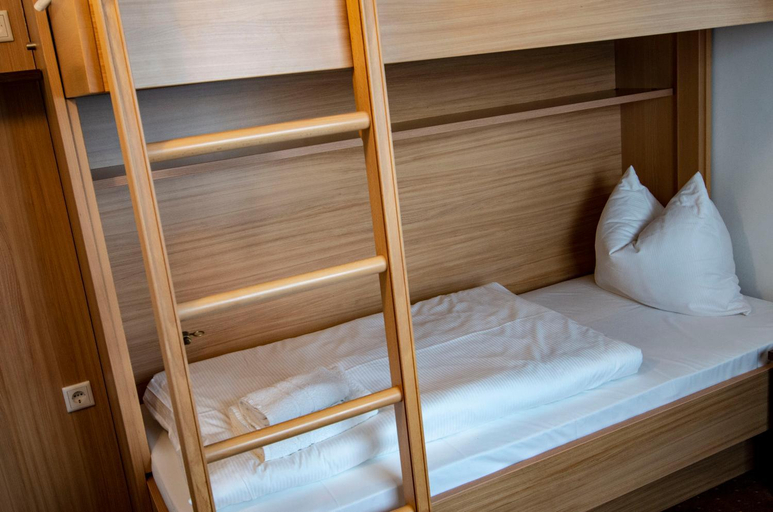 Bedroom 2, Ausbildungshotel St. Theresia, München