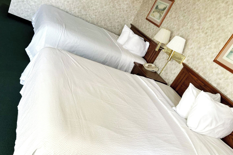 Bedroom 3, Blue Way Inn & Suites La Crosse, La Crosse