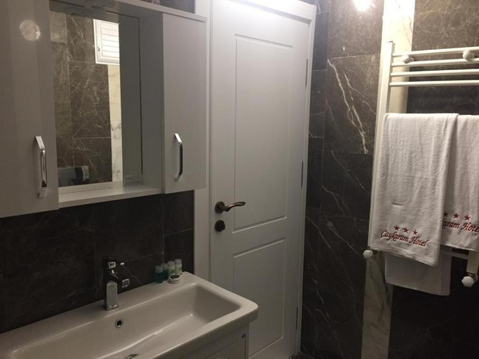 Bathroom 2, GRAND CAYKARAM HOTEL, Çaykara