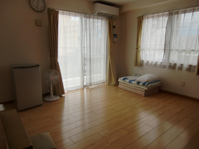 Bedroom 2, Minshuku Getto, Naha