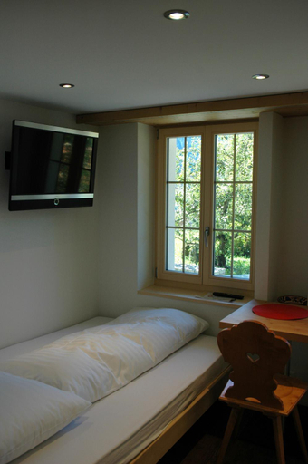 Bedroom 2, Ferienwohnung Uf dr Liwwi, Interlaken