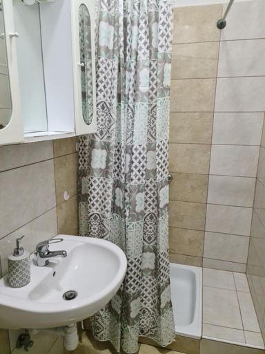 Bathroom 1, Amina Apartman, Mórahalm