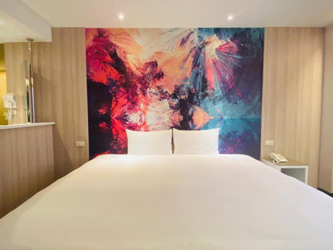Bedroom 12