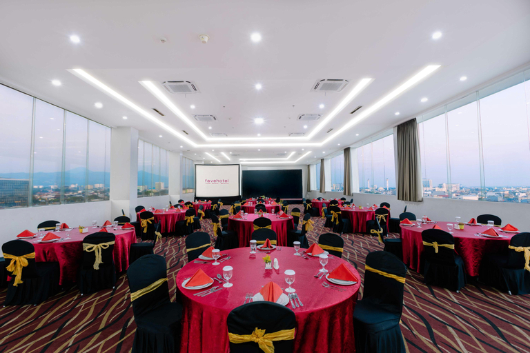Food & Drinks 5, favehotel Hyper Square, Bandung