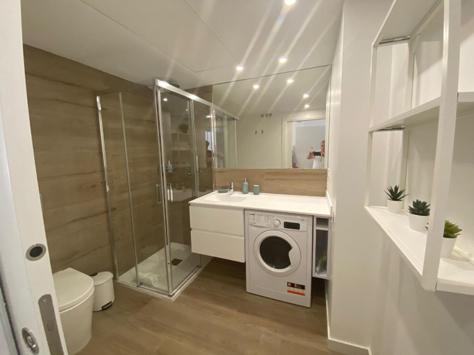 Bathroom 2, Apartamentos Mercado Central, Valencia