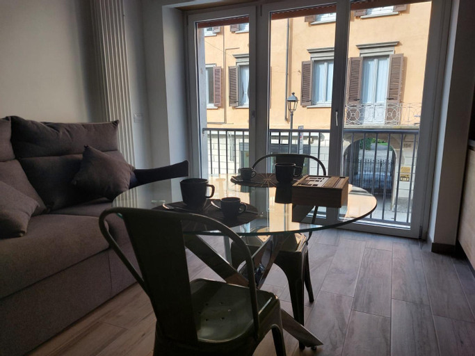 Others 5, 111 SUITE APARTMENT, Bergamo