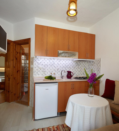 Others 5, Villa Vali, Ula