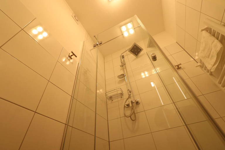 Bathroom 11