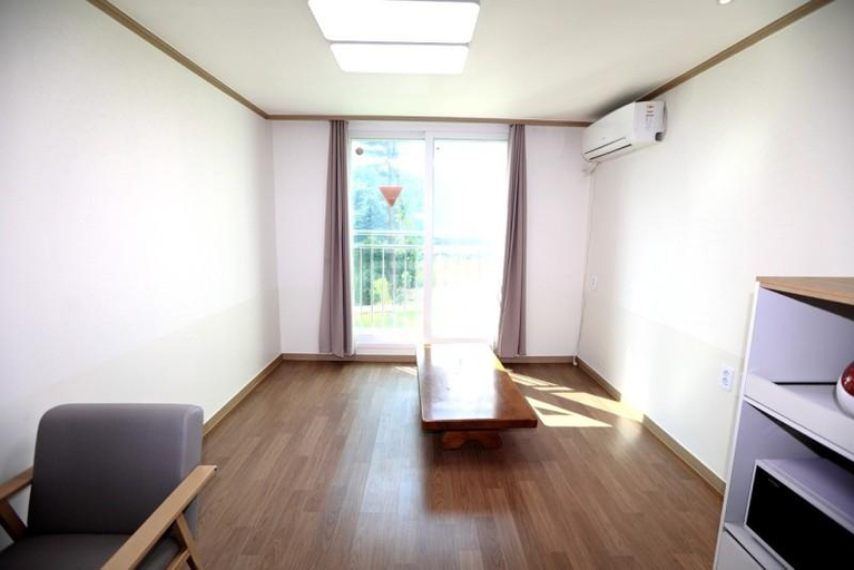 Others 2, Yangpyeong First House Pension Under the Sky, Gapyeong