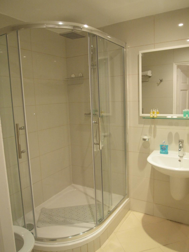 Bathroom 2, Marble Arch Flats, London