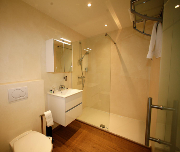 Bathroom 3, La Fete au Palais, Namur