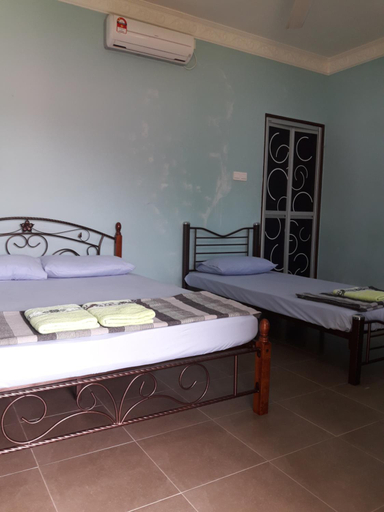 Bedroom 2, D'Aman Guest House, Jerantut