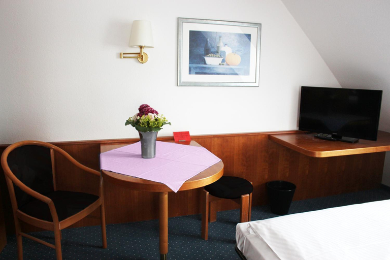 Bedroom, Hotel Gasthof Adler, Ulm