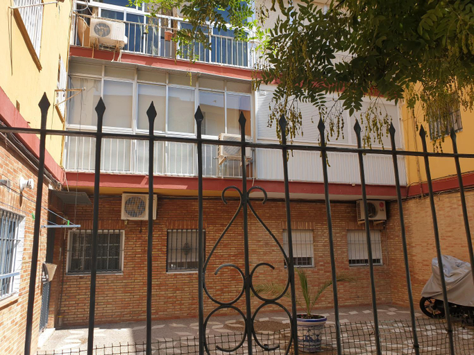 Others 4, Doña Lola House. Triana, Sevilla